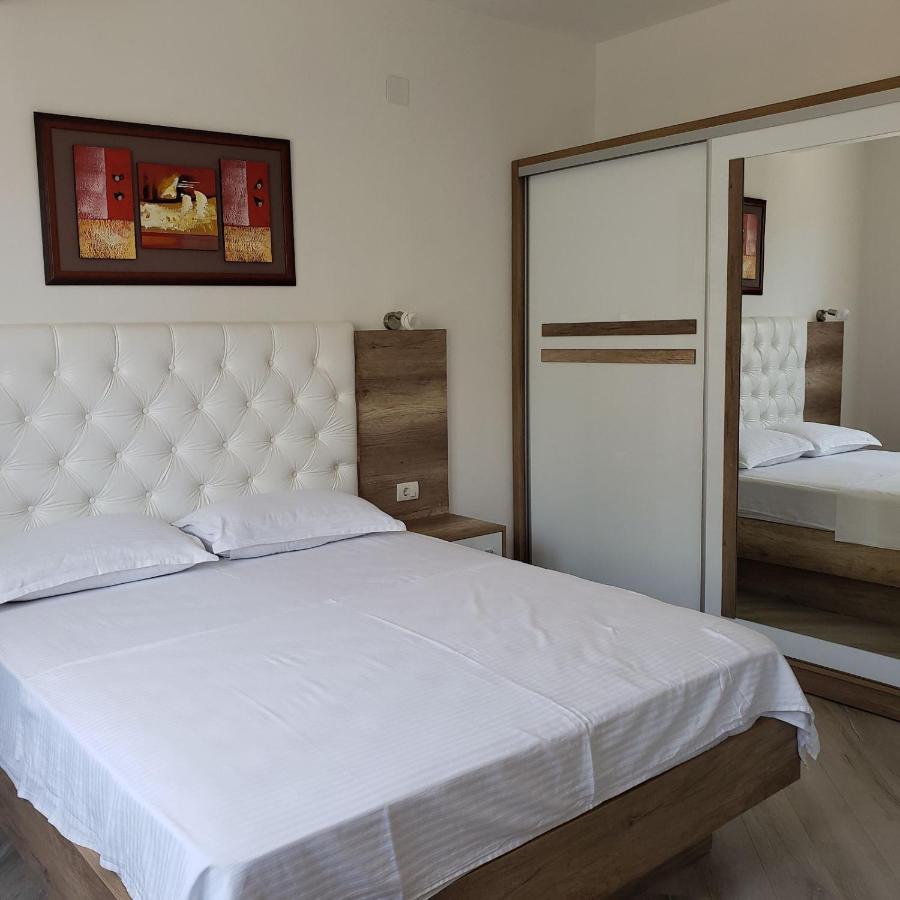 Green Hill Apartments Улцинь Екстер'єр фото