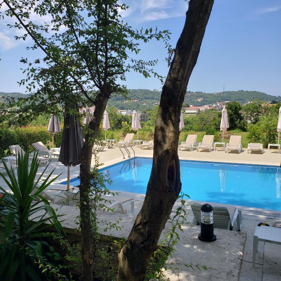 Green Hill Apartments Улцинь Екстер'єр фото