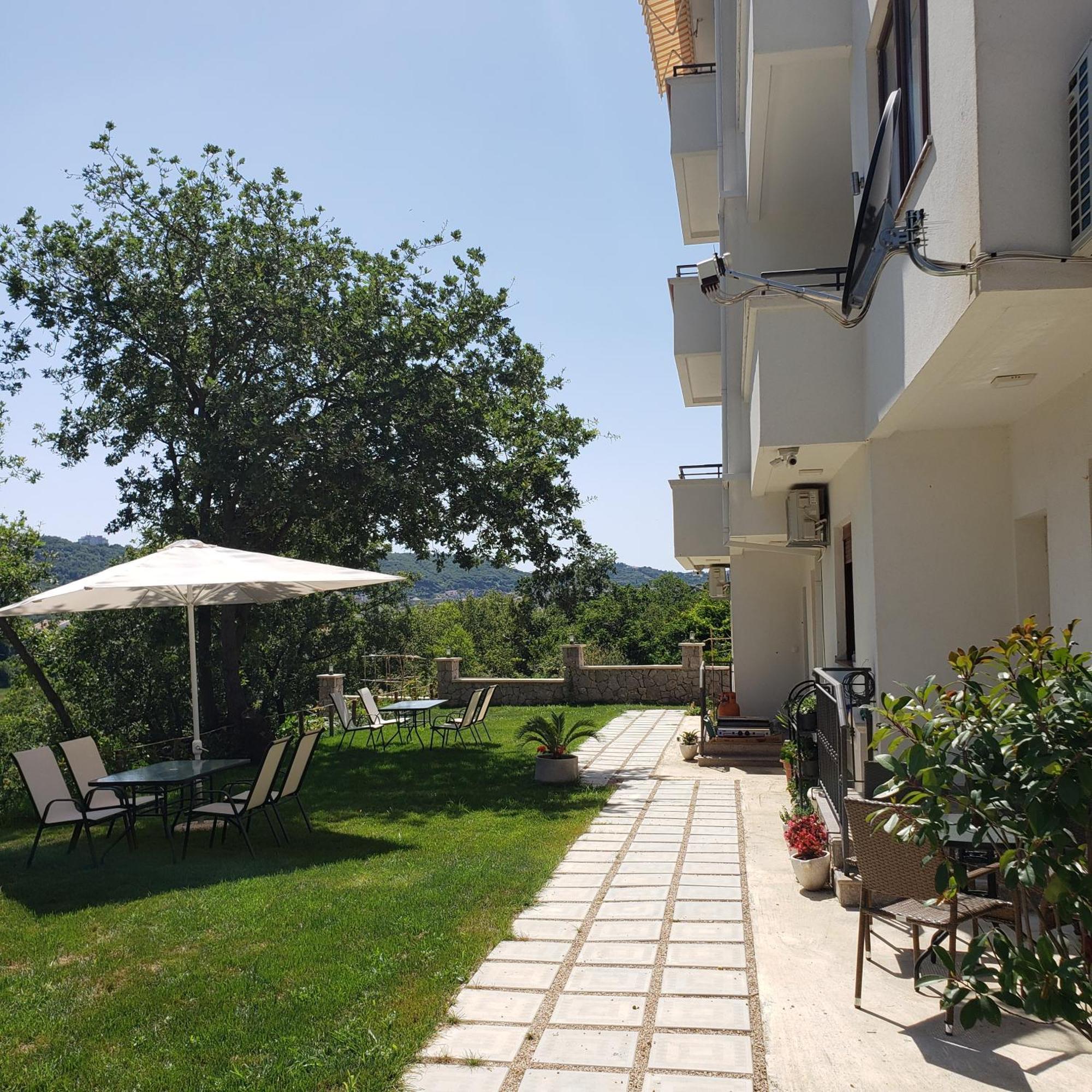 Green Hill Apartments Улцинь Екстер'єр фото