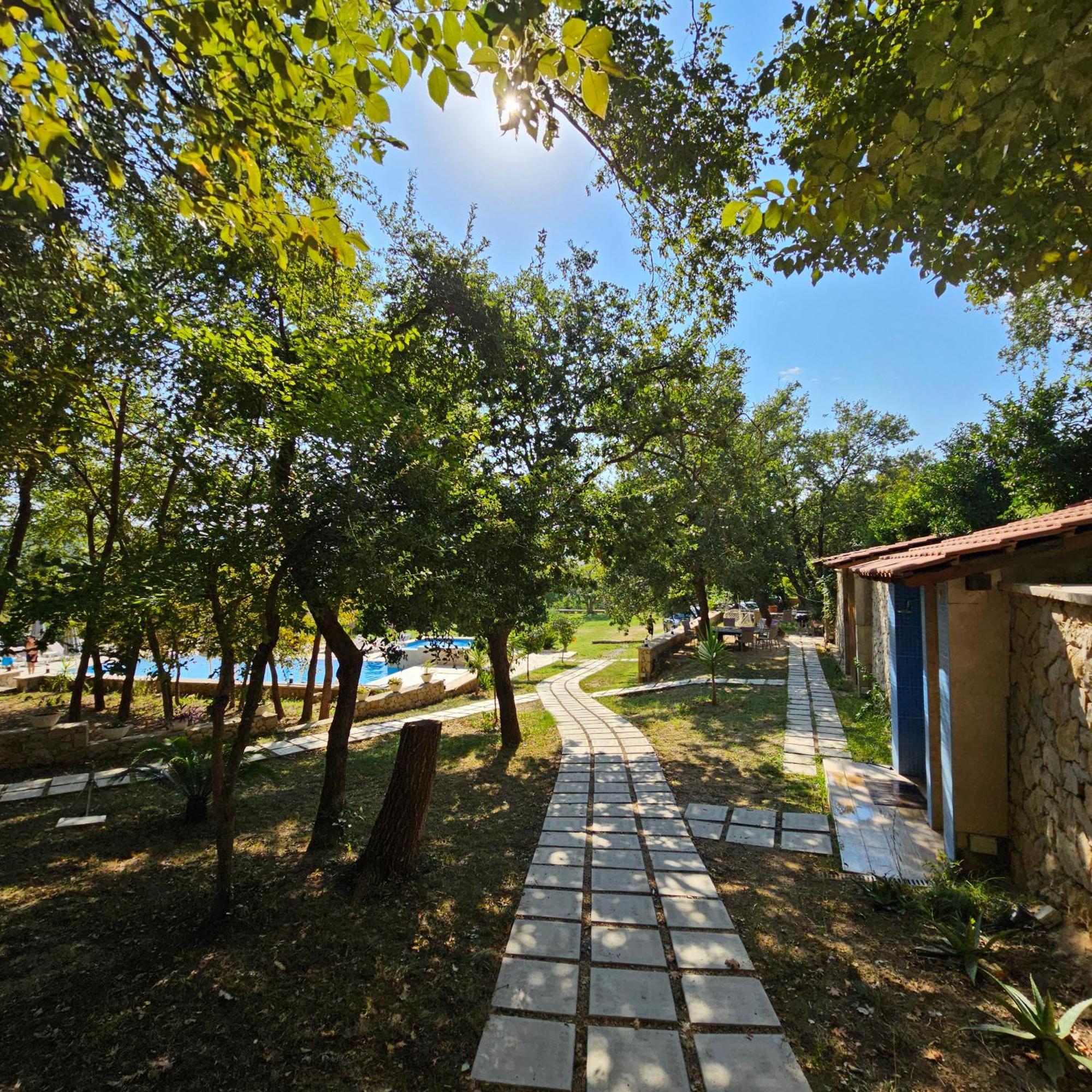 Green Hill Apartments Улцинь Екстер'єр фото