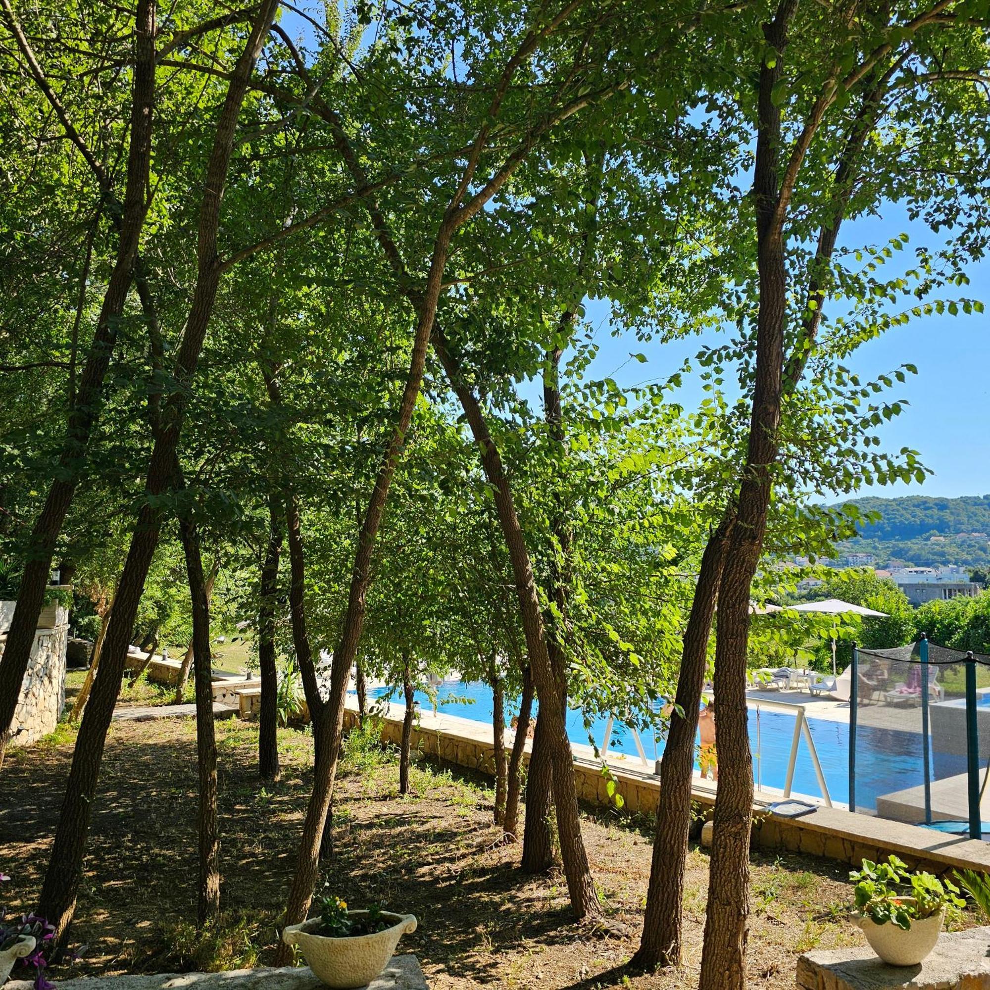 Green Hill Apartments Улцинь Екстер'єр фото