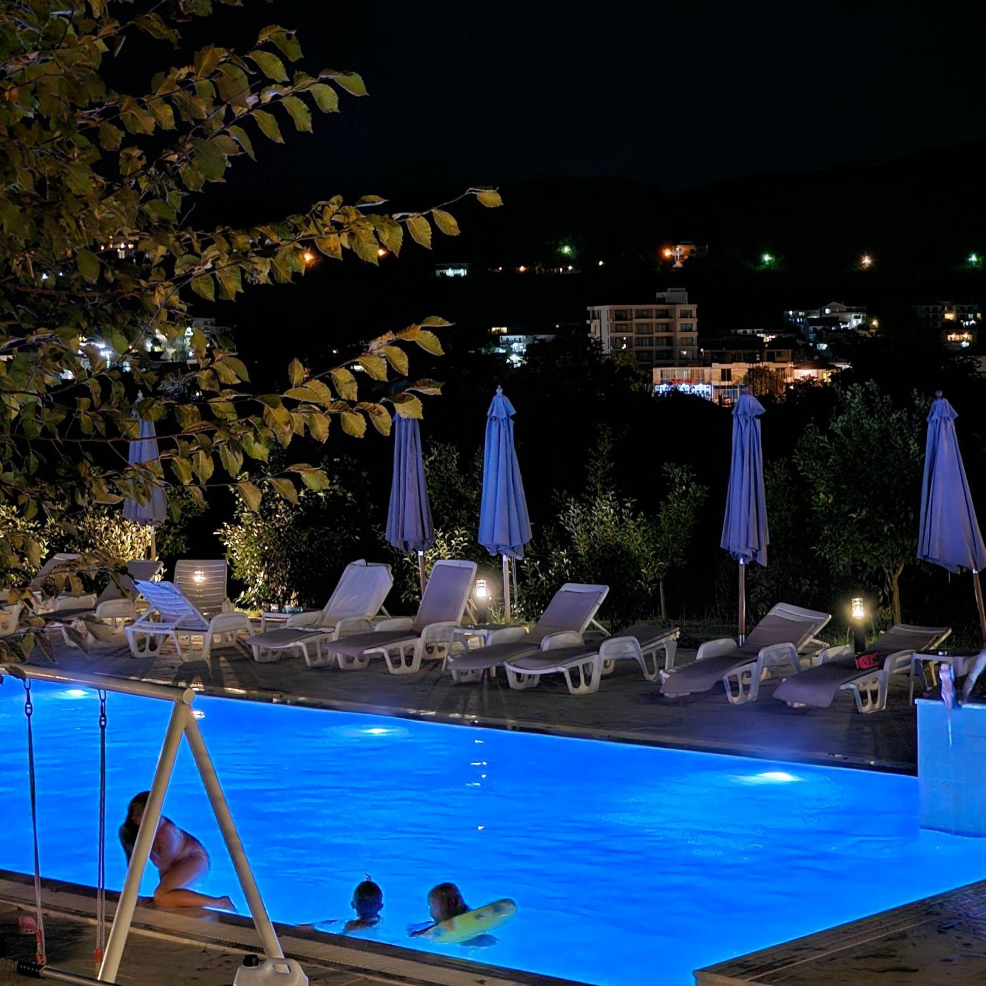 Green Hill Apartments Улцинь Екстер'єр фото