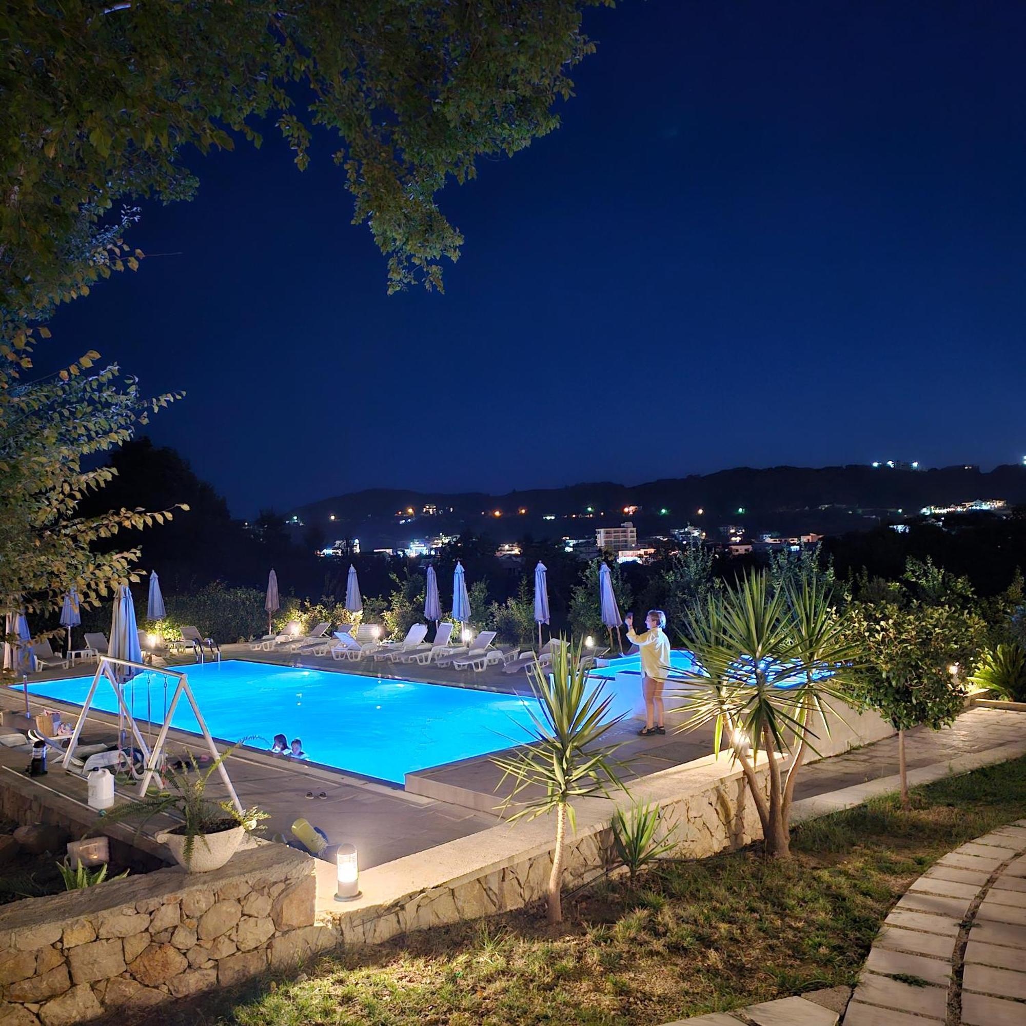 Green Hill Apartments Улцинь Екстер'єр фото
