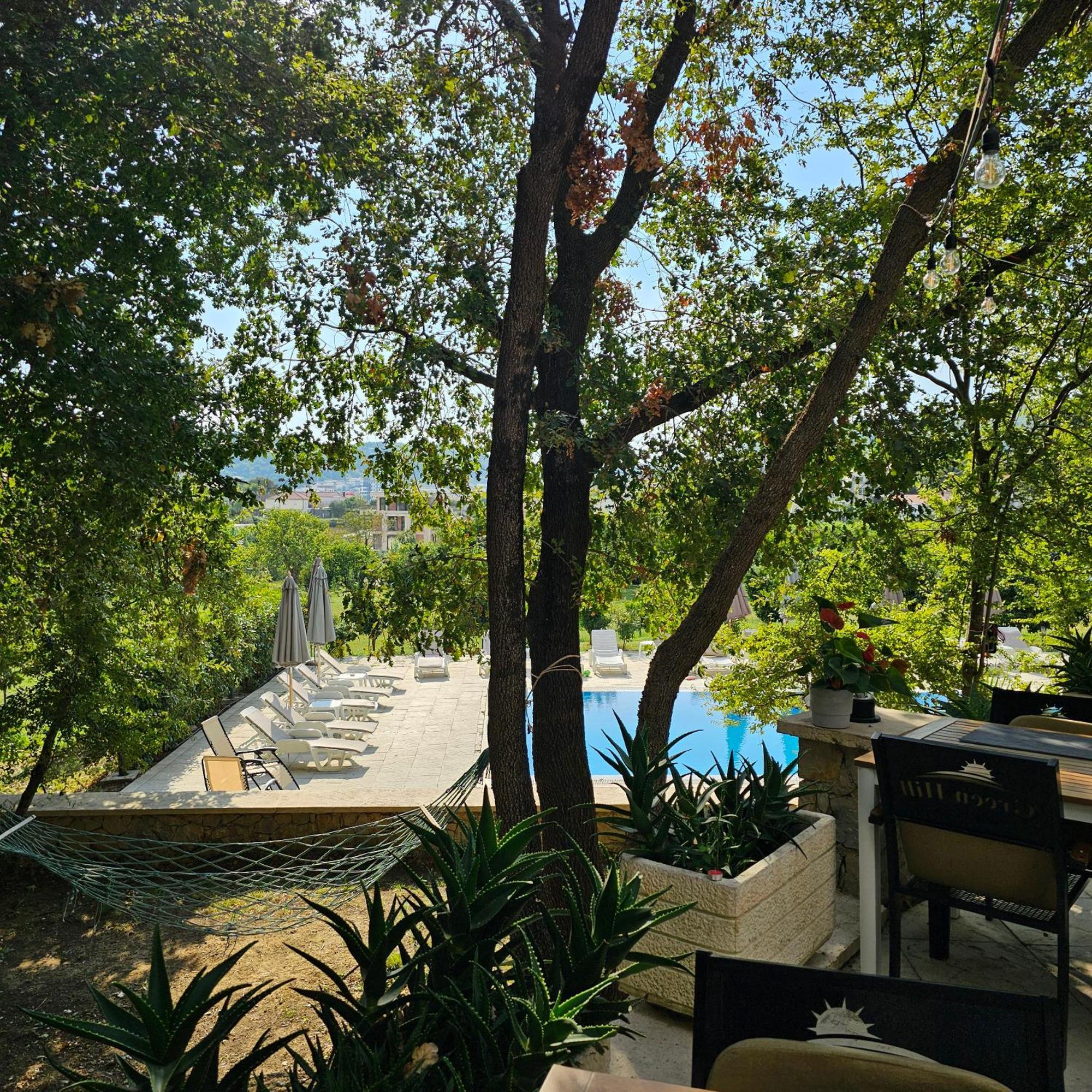 Green Hill Apartments Улцинь Екстер'єр фото